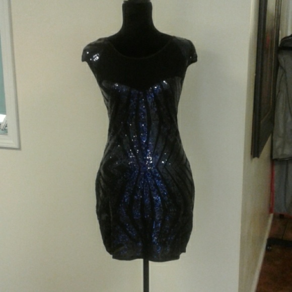 Dress - Picture 1 of 2